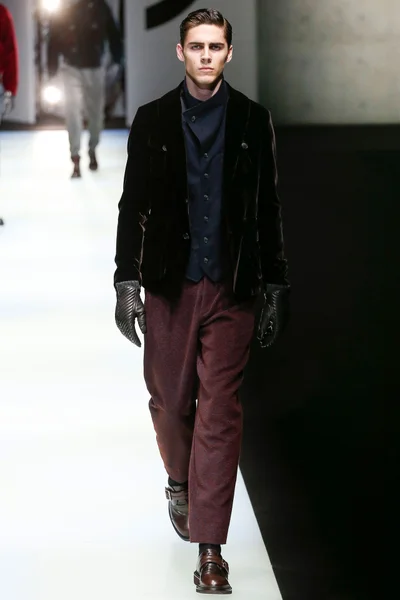 Look 70